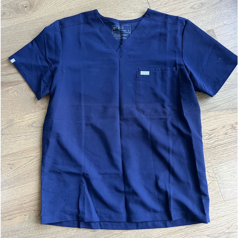 Men’s Figs Scrubs top